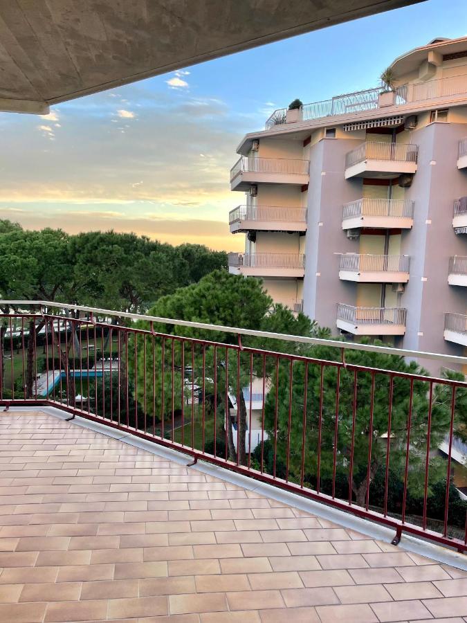 Residence Cristallo 4H Lignano Sabbiadoro Dış mekan fotoğraf